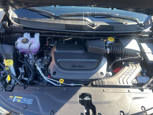 New 2026 Chrysler Pacifica Select FWD image 11