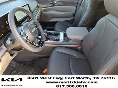 New 2026 Kia Carnival EX FWD image 9