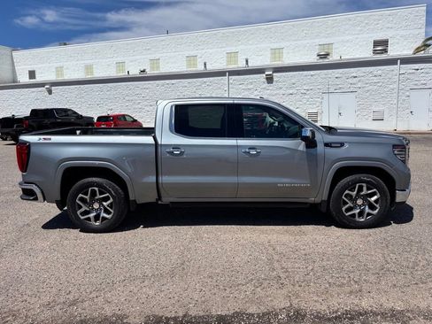 Used 2023 GMC Sierra 1500 SLT w/ X31 Off-Road Package AWD/4WD image 4