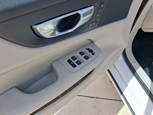Used 2024 Volvo S60 B5 Core FWD image 16
