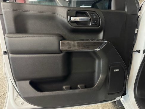 Used 2022 Chevrolet Silverado 1500 LTZ w/ LTZ Premium Package image 15