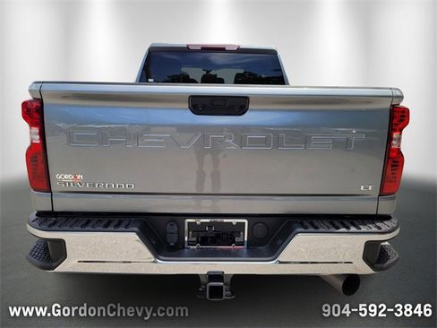 Used 2024 Chevrolet Silverado 2500 LT image 4