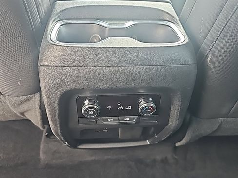 Certified 2025 GMC Acadia Elevation image 17