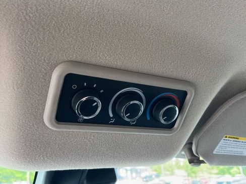 Used 2025 Chevrolet Express 3500 LT w/ LT Preferred Equipment Group RWD image 17