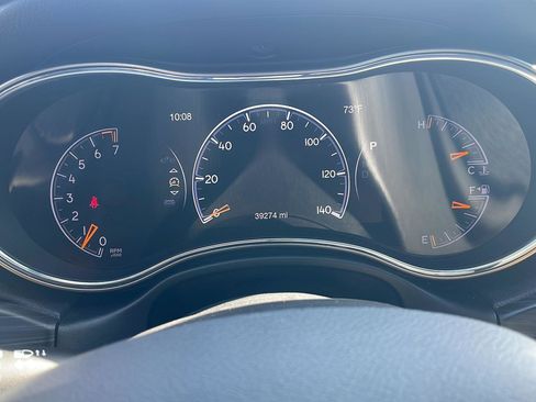 Used 2021 Jeep Grand Cherokee Laredo X image 17