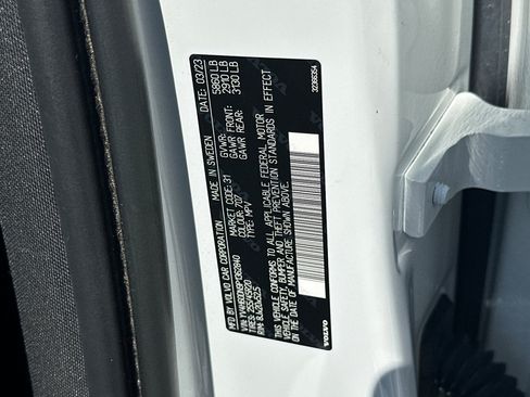 Certified 2023 Volvo XC60 T8 Plus AWD/4WD image 37
