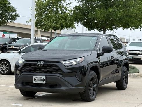 Used 2023 Toyota RAV4 LE FWD image 6