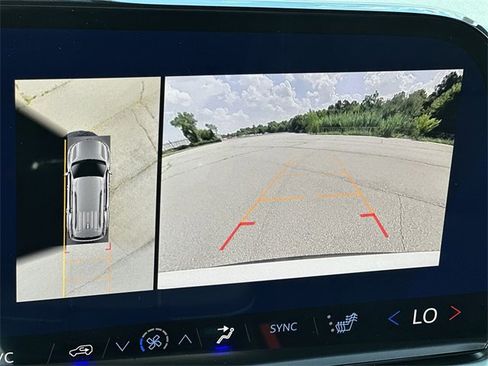 New 2026 Chevrolet Traverse LT w/ Driver Confidence Package image 15