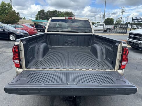 Used 2004 Chevrolet Silverado 1500 LS w/ Light Duty Power Package RWD image 9