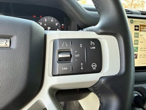 Used 2024 Land Rover Defender 130 X-Dynamic SE image 31