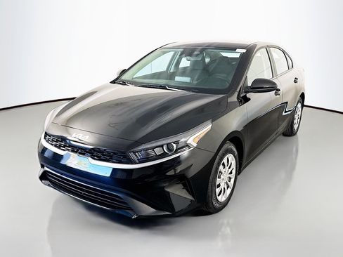 Used 2024 Kia Forte LX image 4