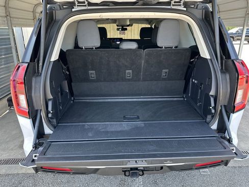 Used 2025 Ford Expedition Active RWD image 29