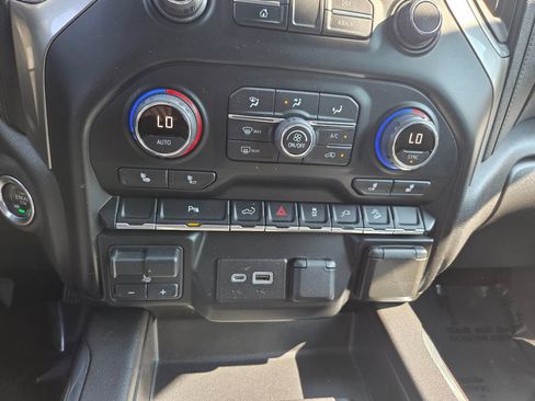 Used 2022 Chevrolet Silverado 1500 LT Trail Boss w/ Convenience Package II AWD/4WD image 16