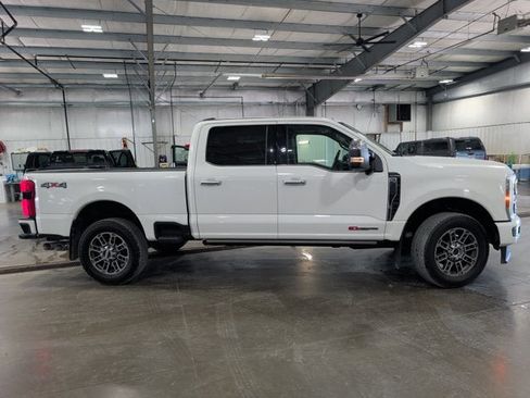 Used 2025 Ford F350 Platinum w/ Platinum Plus Package AWD/4WD image 2