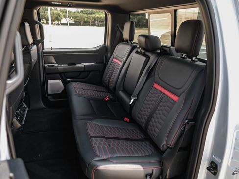 Used 2025 Ford F150 Lariat w/ Equipment Group 502A High AWD/4WD image 92