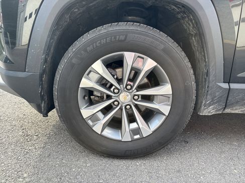 Used 2025 Chevrolet Equinox LT AWD/4WD image 11