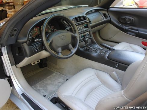 Used 2002 Chevrolet Corvette Convertible w/ Preferred Equipment Group2 image 29