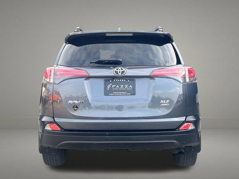 Used 2018 Toyota RAV4 XLE AWD/4WD image 4