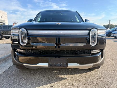 Used 2025 Rivian R1S Adventure AWD/4WD image 22