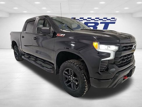Used 2023 Chevrolet Silverado 1500 LT Trail Boss w/ Convenience Package II image 3