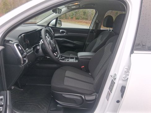 Certified 2023 Kia Sorento LX AWD/4WD image 14