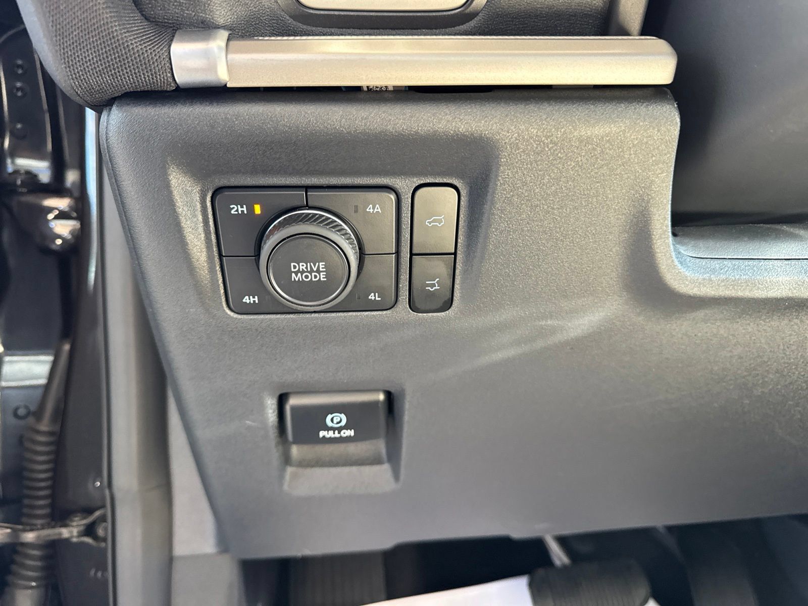 Used 2025 Ford Expedition Active AWD/4WD image 28