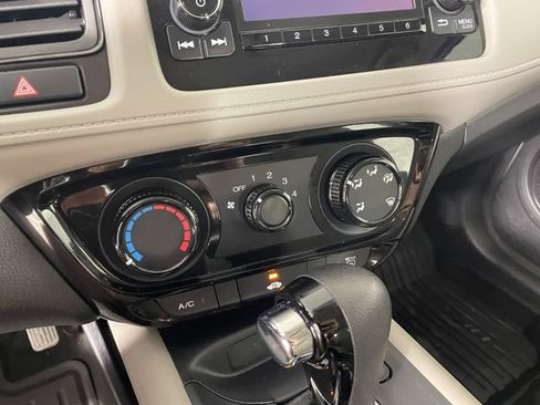 Used 2020 Honda HR-V LX image 8