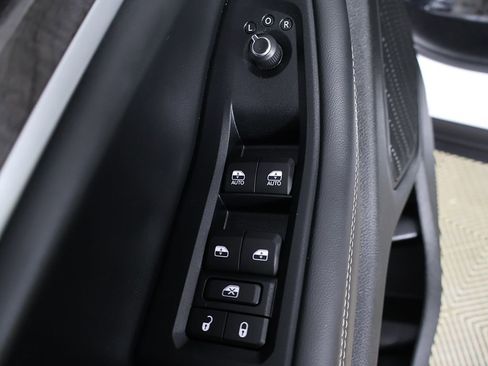 Used 2023 Jeep Grand Cherokee Limited image 35