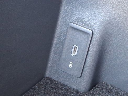 New 2026 Volkswagen Atlas SE image 17