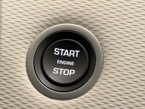 New 2025 Land Rover Discovery Sport Dynamic SE image 23