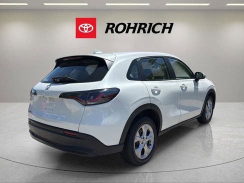 Used 2023 Honda HR-V LX image 6