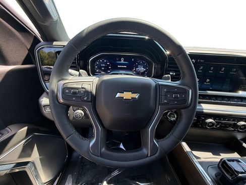 Used 2024 Chevrolet Silverado 1500 High Country w/ High Country Premium Package AWD/4WD image 12