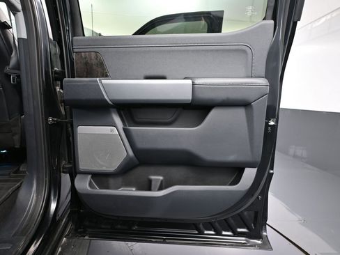 Used 2024 Ford F250 Lariat w/ Lariat Ultimate Package AWD/4WD image 46