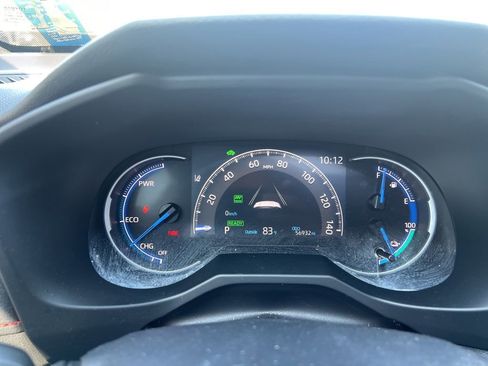 Used 2022 Toyota RAV4 SE w/ Weather & Moonroof Package AWD/4WD image 8