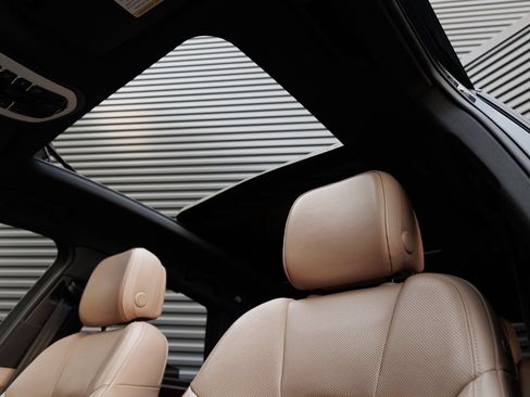 Certified 2023 Porsche Macan S AWD/4WD image 14