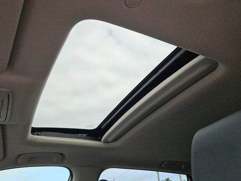 Used 2025 Honda CR-V EX-L image 17