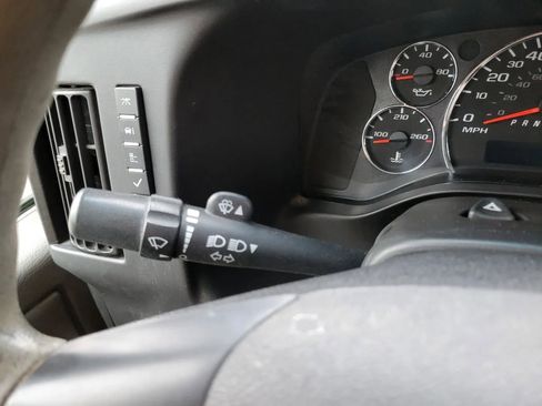 Used 2016 Chevrolet Express 3500 RWD image 22
