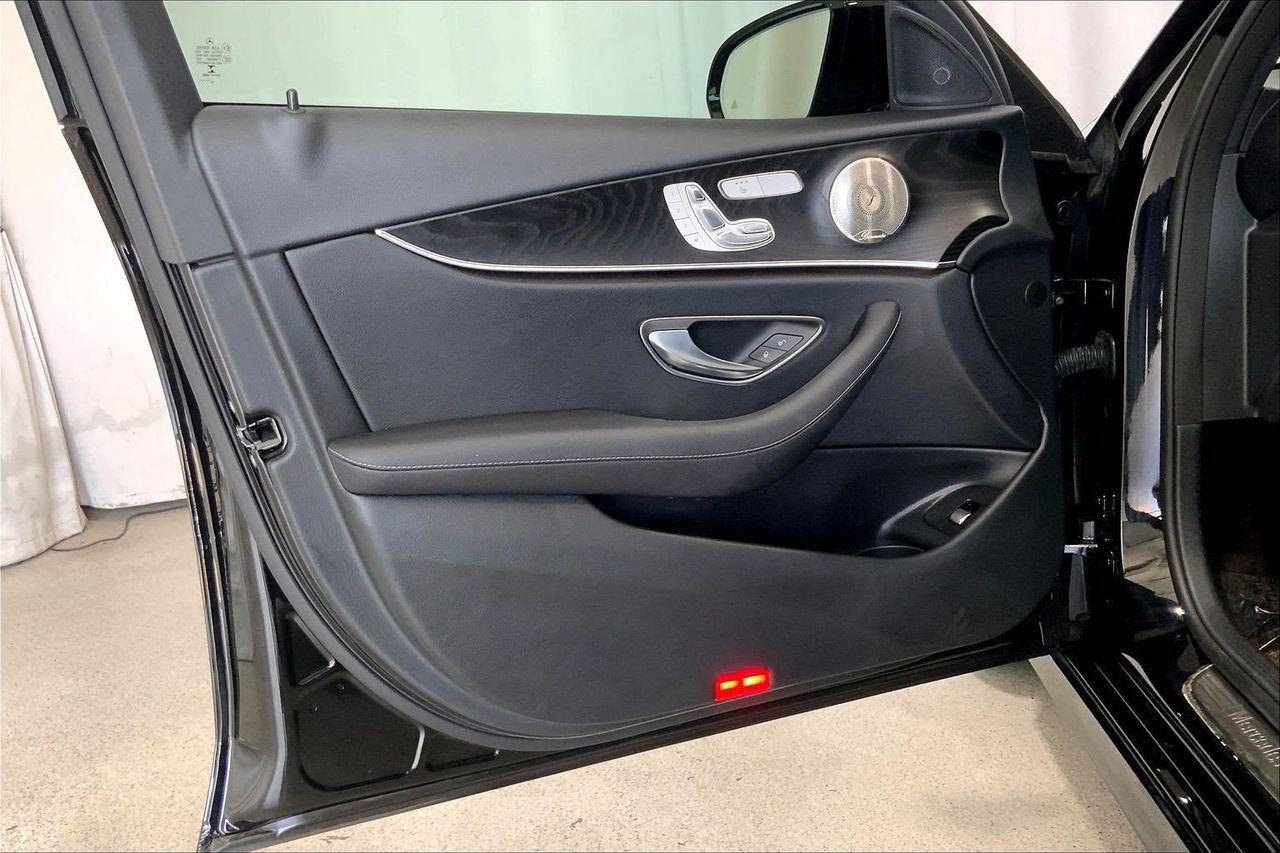 Used 2023 Mercedes-Benz E 350 4MATIC Sedan image 23