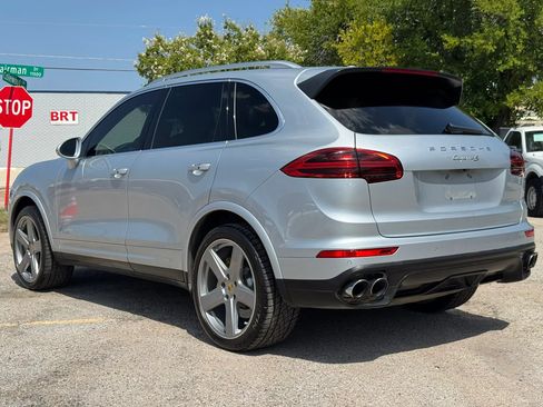 Used 2016 Porsche Cayenne S AWD/4WD image 4
