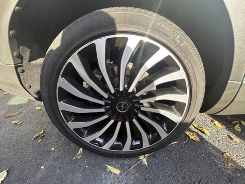 Used 2023 Lincoln Nautilus Black Label w/ Cargo Utility Package image 11