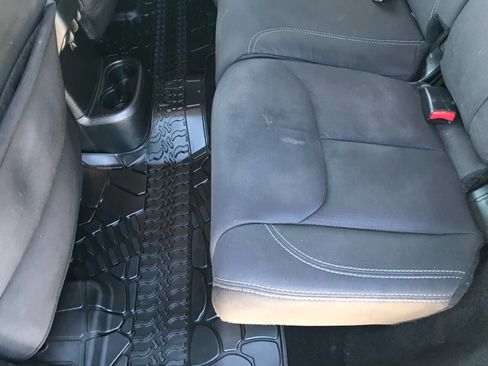 Used 2013 Jeep Wrangler Unlimited Sahara w/ Connectivity Group AWD/4WD image 19