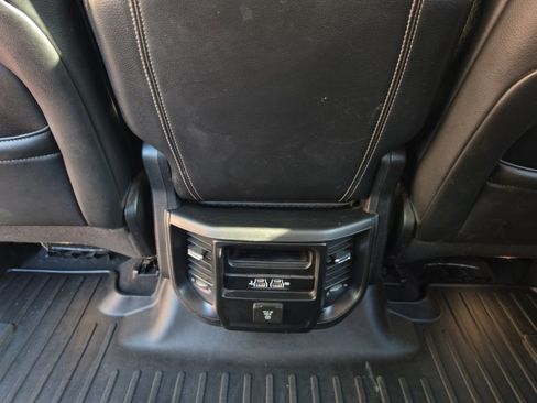 Used 2019 RAM 1500 Laramie AWD/4WD image 30