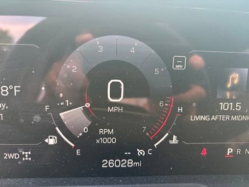 Used 2024 GMC Acadia Elevation w/ Luxury Package AWD/4WD image 6