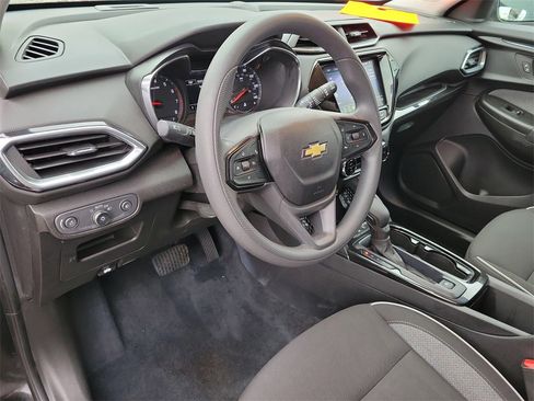 Used 2023 Chevrolet TrailBlazer LT w/ Convenience Package image 8