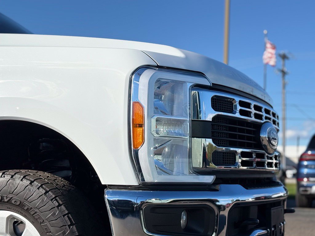 Certified 2023 Ford F350 XLT w/ FX4 Off-Road Package AWD/4WD image 37