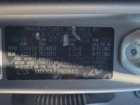 Used 2023 Kia Niro EX FWD image 27