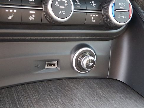 Used 2020 Alfa Romeo Stelvio Ti w/ Active Blind Spot Package AWD/4WD image 22