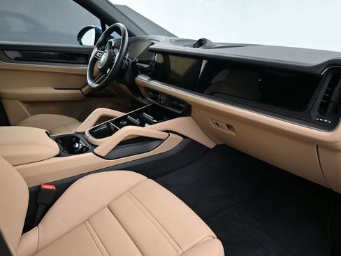 Certified 2026 Porsche Cayenne S AWD/4WD image 14