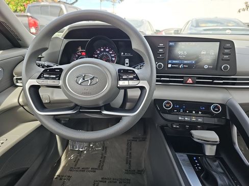 Certified 2023 Hyundai Elantra SEL image 15