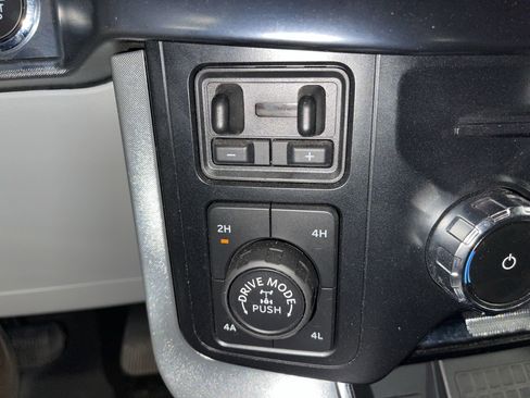 Used 2022 Ford F150 Limited image 30